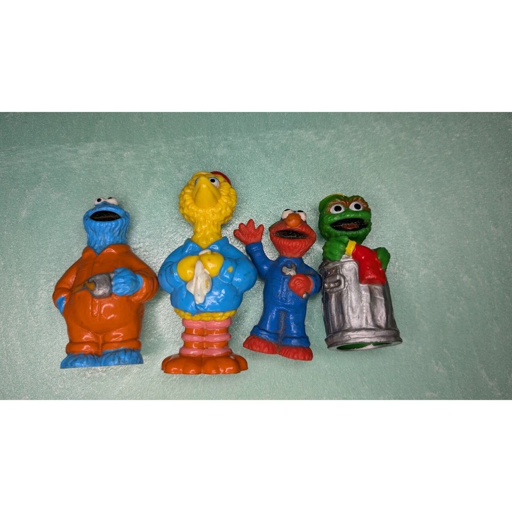 1980 Sesame Street Garage Mechanic Figures Big Bird, Cookie Monster, Oscar, Elmo
